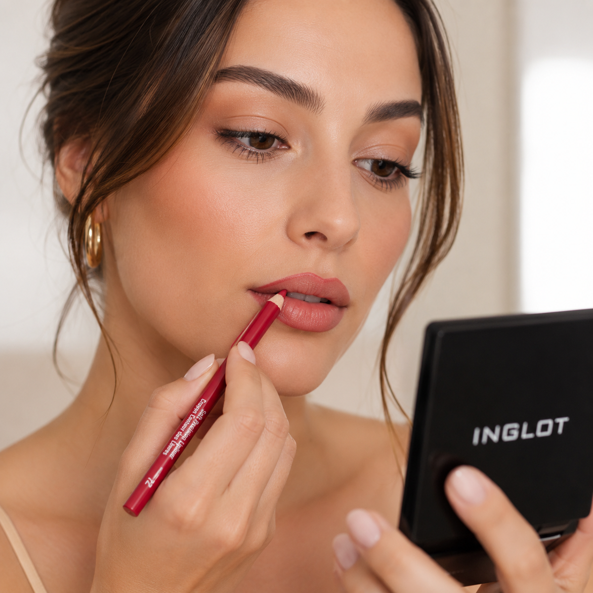 Inglot Konturówka do Ust 72