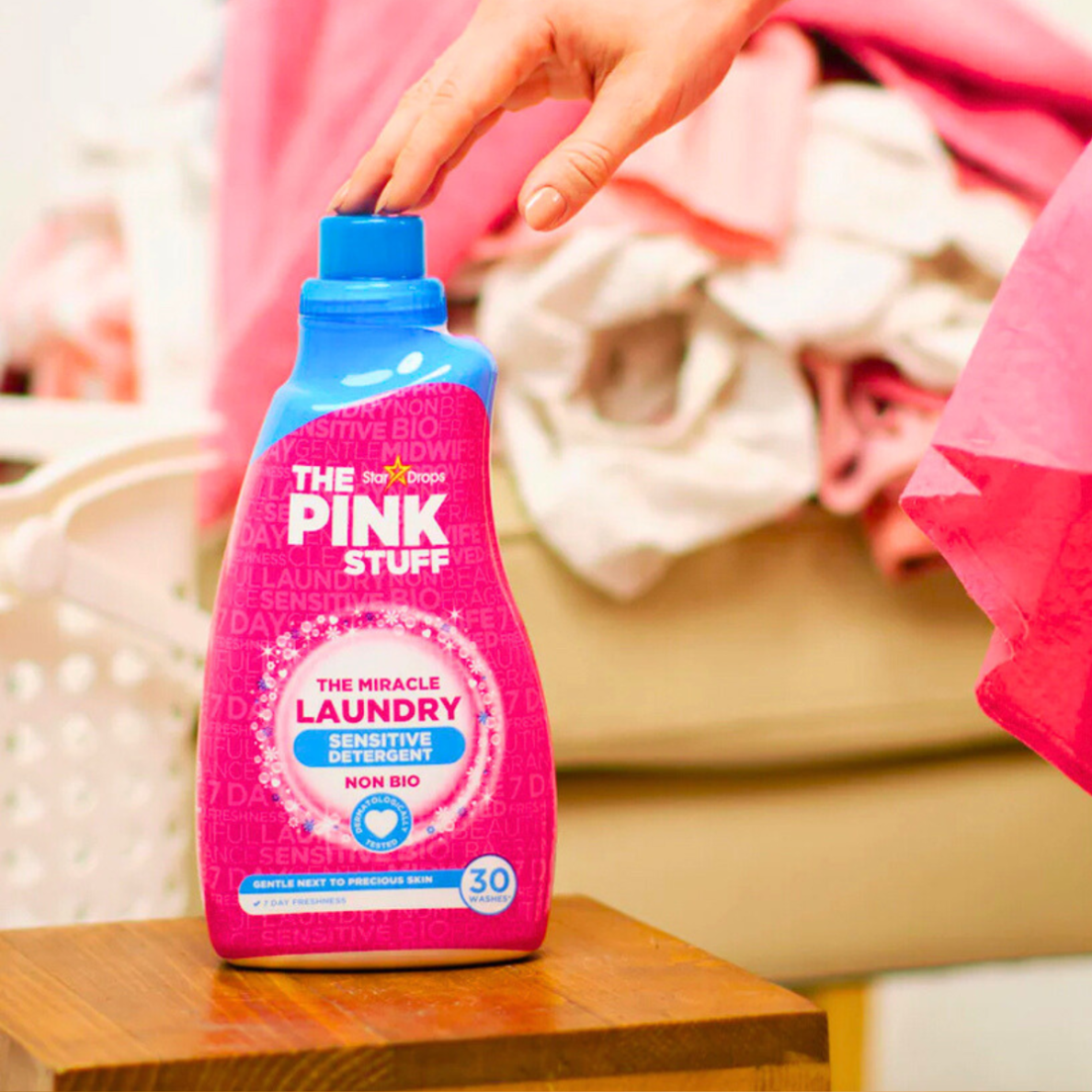 The Pink Stuff Płyn do Prania Tkanin Uniwersalny Non Bio 30 Prań 960ml